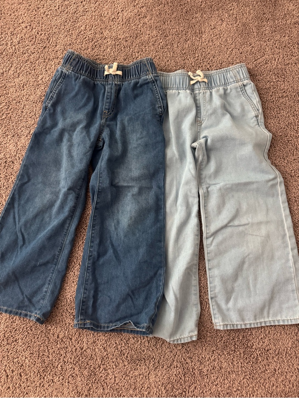 Old navy girls size 6/7 baggy drawstring jeans.
